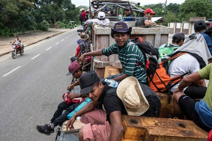 AFP caravana migrante por Veracruz.jpg