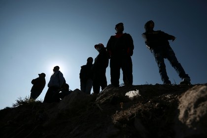AP migrantes en la frontera MX US.jpeg