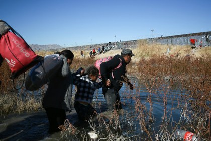 AP migrantes frontera México.jpeg